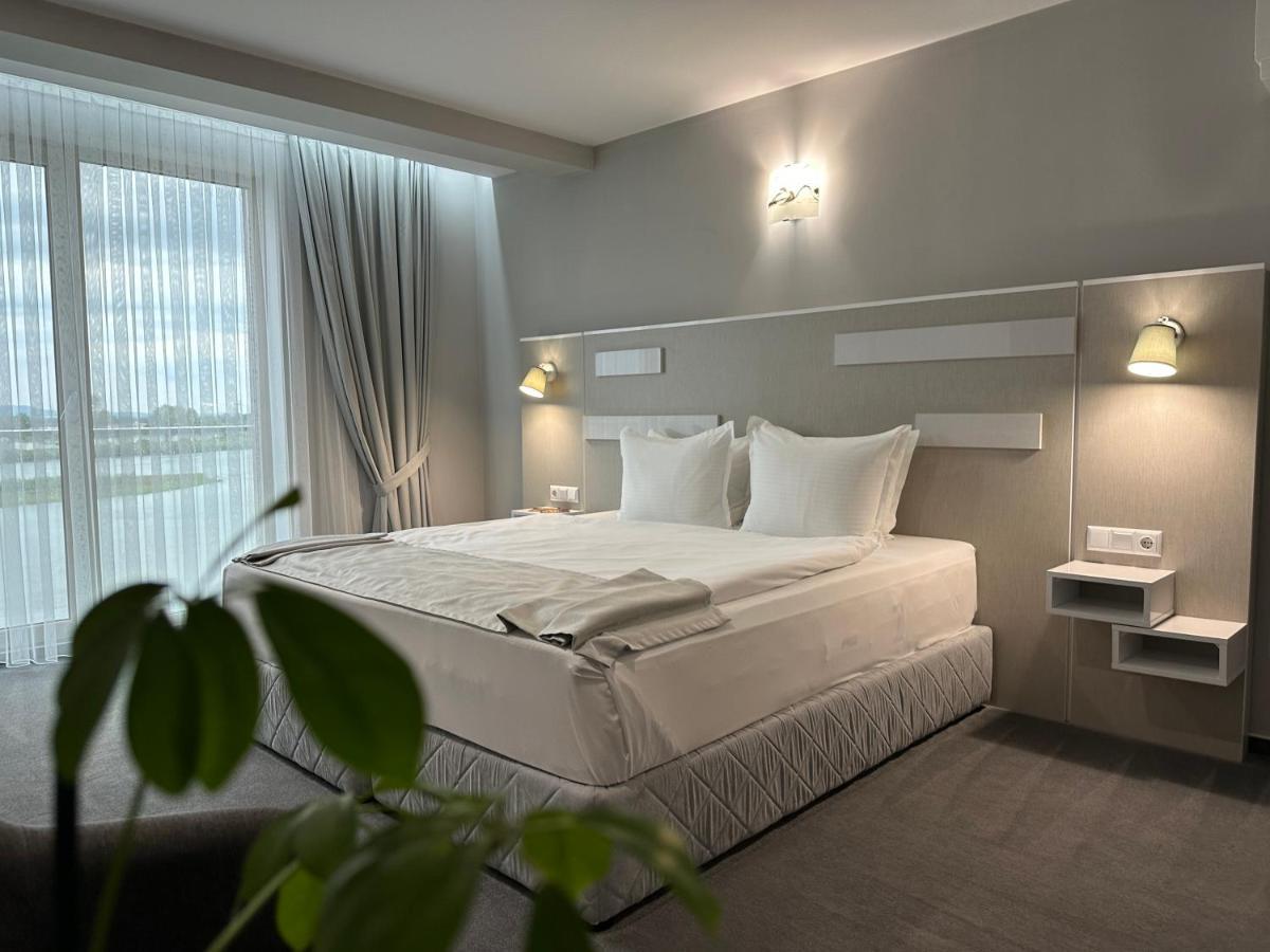 Del Ponte Otel Svilengrad Dış mekan fotoğraf